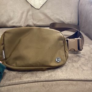 Lululemon Artifact Belt Bag